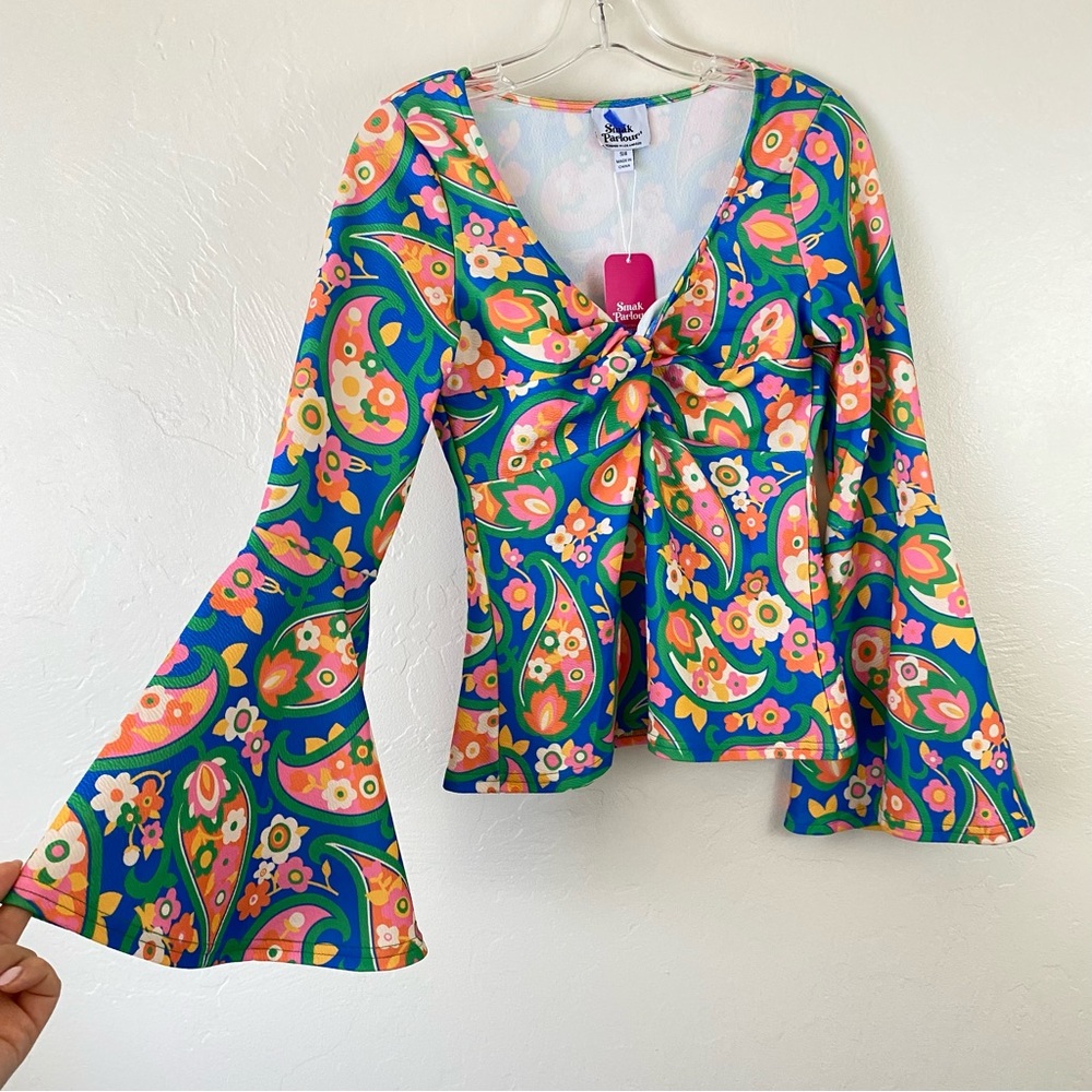 Unique Vintage Multicolor Paisley Bell Sleeve Top NWT Firm 23$ serious bidders